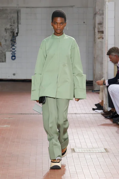 Look 8